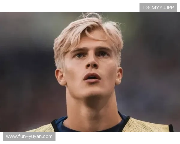 足球球星与小学生之间的纯真恋情如何萌芽与成长